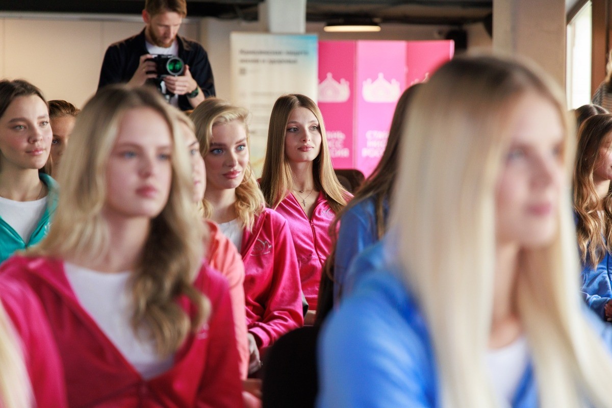 Hơn 85.000 cô gái đăng ký dự thi Hoa hậu Nga 2023 - Ảnh 1.
