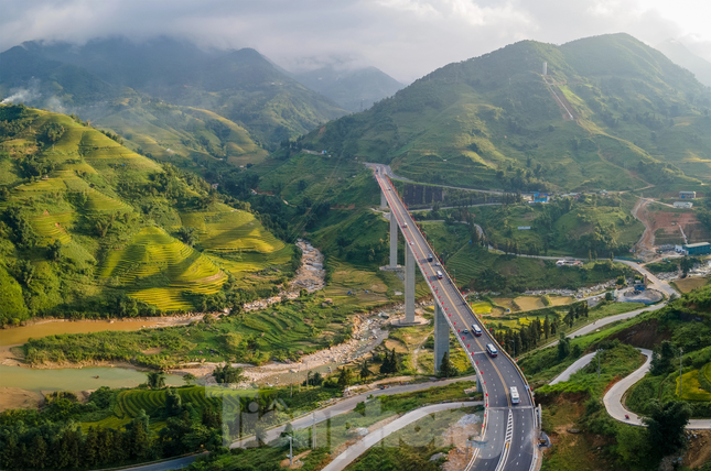 Thông xe toàn tuyến đường nối cao tốc Nội Bài - Lào Cai tới Sa Pa - Ảnh 1.