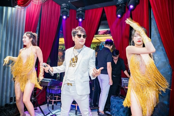 Vua nhạc sàn Lương Gia Huy dính như sam bên bà xã trẻ đẹp - Ảnh 2.