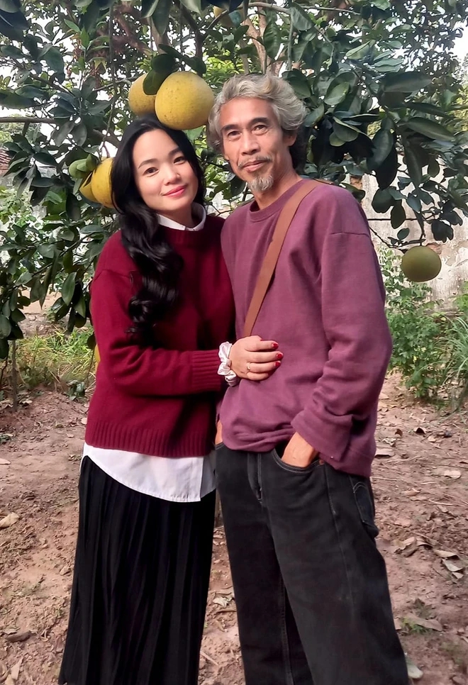 Nam nghệ sĩ khắc khổ nhất màn ảnh Việt: Ngoài đời sống hạnh phúc đáng ngưỡng mộ bên vợ đẹp kém 25 tuổi - Ảnh 6.