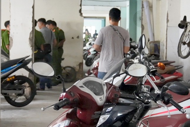 Phát hiện hơn 300 xe máy không rõ nguồn gốc tại ‘kho’ của các tiệm cầm đồ - Ảnh 1.