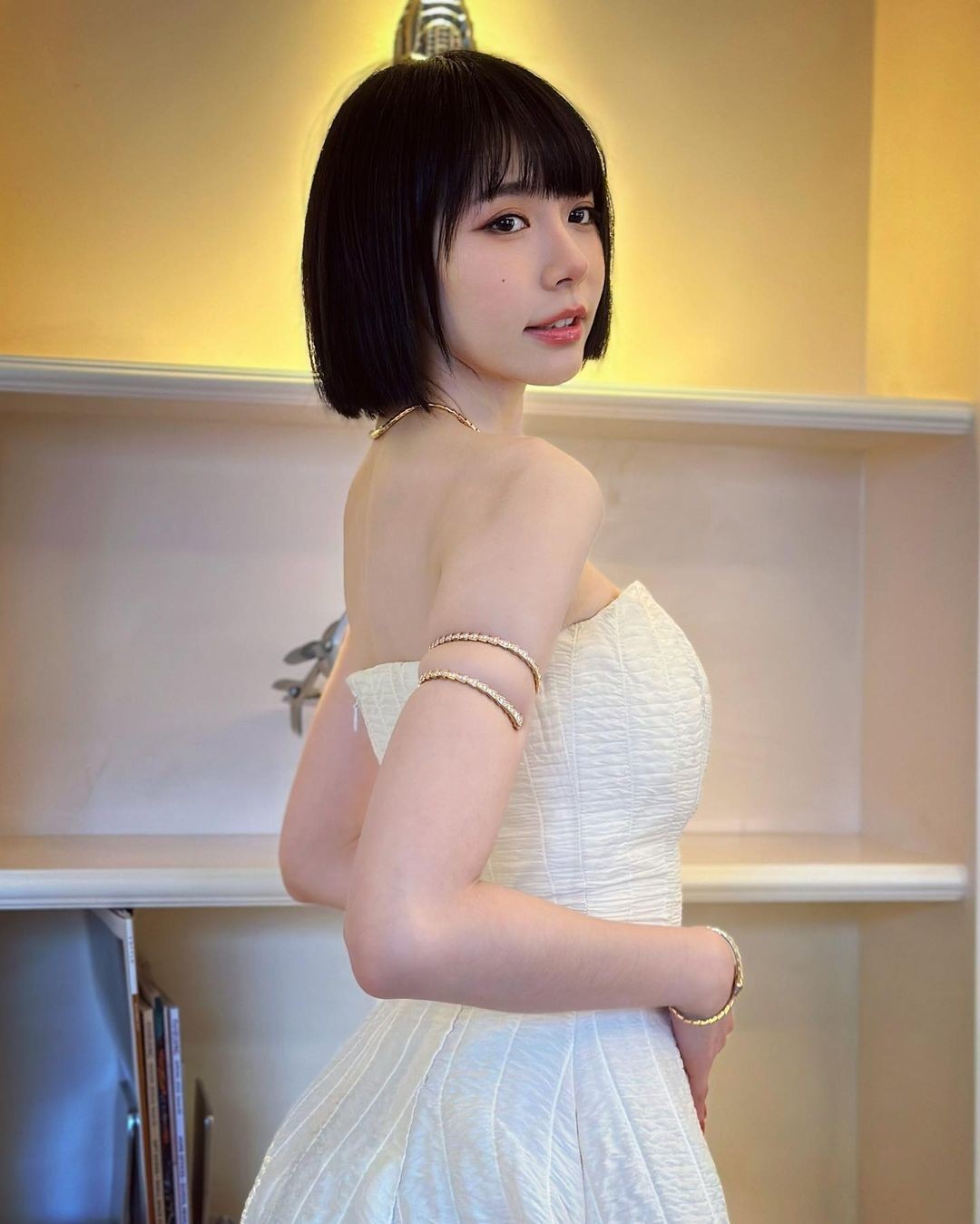 Điểm mặt nữ thần Malaysia nổi tiếng có gương mặt ngây thơ, thân hình sexy - Ảnh 1.