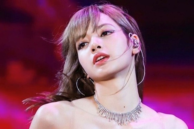 Lisa (BlackPink) bị bạo lực mạng nghiêm trọng - Ảnh 1.