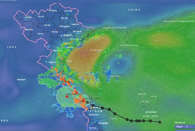 Áp thấp nhiệt đới đổ bộ Quảng Trị - Thừa Thiên Huế, mưa lớn kéo dài - Ảnh 1.
