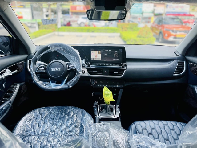 Ảnh thực tế Kia Seltos X-Line vừa về đại lý, giá 714 triệu gần bằng CX-5 bản base - Ảnh 6. Ảnh thực tế Kia Seltos X-Line vừa về đại lý, giá 714 triệu gần bằng CX-5 bản base - Ảnh 6.