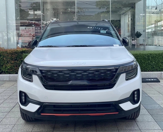 Ảnh thực tế Kia Seltos X-Line vừa về đại lý, giá 714 triệu gần bằng CX-5 bản base - Ảnh 1. Ảnh thực tế Kia Seltos X-Line vừa về đại lý, giá 714 triệu gần bằng CX-5 bản base - Ảnh 1.