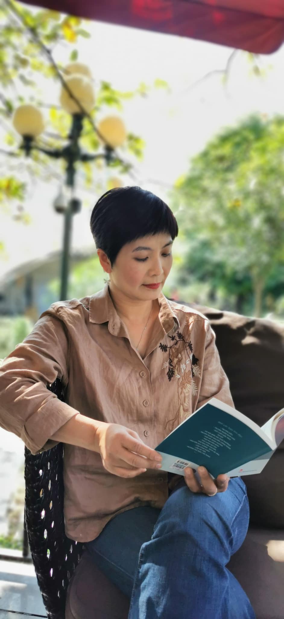 Vợ đầu NSND Công Lý: Nhan sắc thời trẻ gây ngỡ ngàng, cuộc sống hiện tại ra sao? - Ảnh 8.