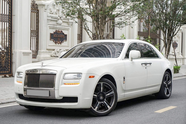 Rolls-Royce Ghost đỉnh cao của nhà giàu Việt một thời bán lại chỉ 5,8 tỷ, ngang Mercedes-Benz S-Class đập hộp - Ảnh 1.