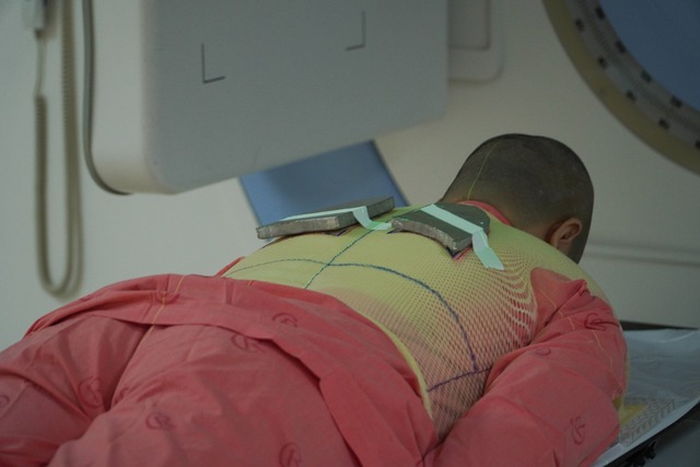Lần đầu tiên tại Việt Nam: Điều trị thành công cho bệnh nhân ung thư hạch - Ảnh 2.
