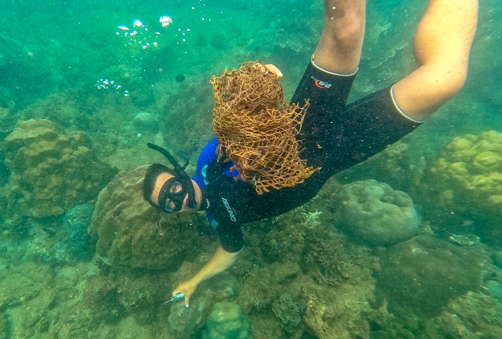 Chuyện những chiếc lưới ma bức tử san hô ở Đà Nẵng và nhóm phượt đáy biển, giải cứu đại dương - Ảnh 15.