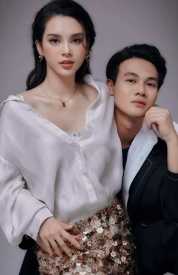 Thiếu gia Trà Vinh để lộ hành động “nghiện” Quỳnh Lương, đàng gái cười hả hê khi phát hiện
