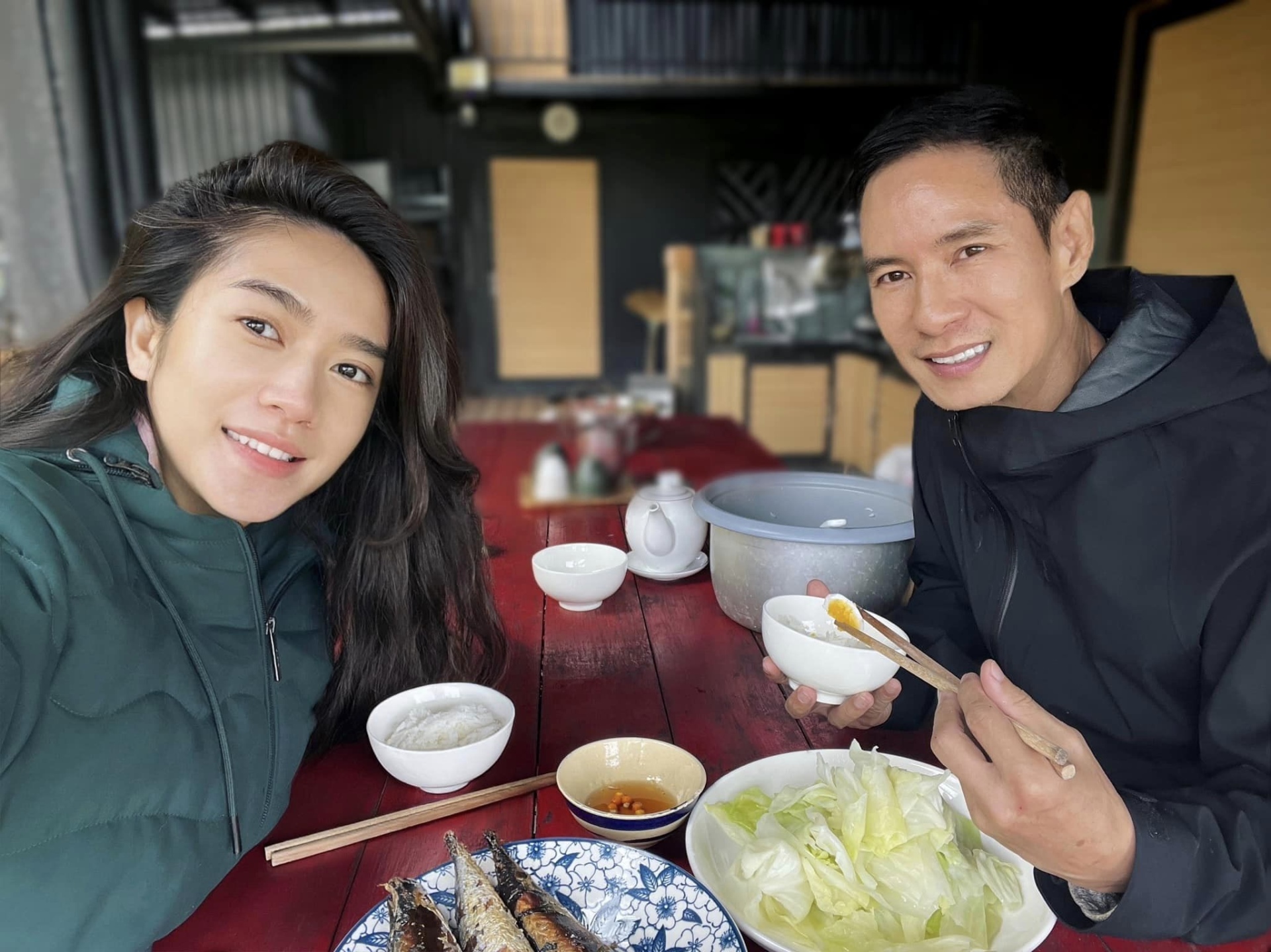 Sao Việt 4/9: Lý Nhã Kỳ thử váy cưới, Kim Tử Long hội ngộ vợ cũ thứ 2 - Ảnh 17.