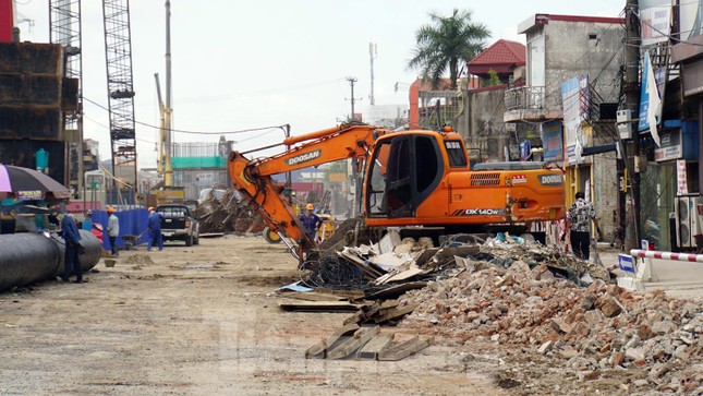 Hải Phòng gấp rút thi công nút giao thông gần 700 tỷ đồng - Ảnh 10.