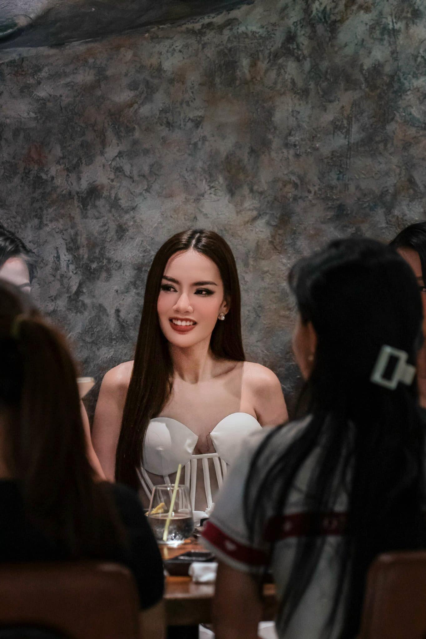 Khung ảnh bùng nổ nhan sắc của Top 5 Miss Grand Vietnam: Lê Hoàng Phương và Bùi Khánh Linh đọ sắc căng đét - Ảnh 3.