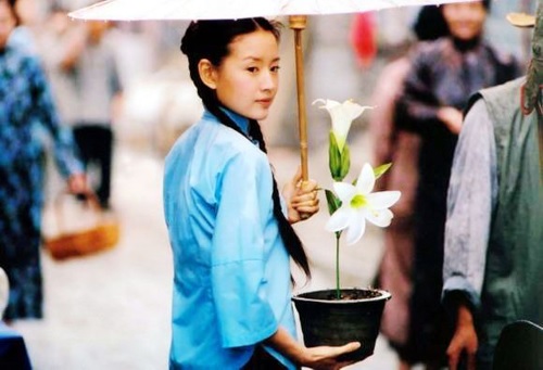 Đỉnh cao nhan sắc của c&aacute;c chị đẹp Hoa ngữ nức tiếng: Lưu Diệc Phi 15 tuổi đ&atilde; đốn ng&atilde; h&agrave;ng triệu con tim - Ảnh 4.