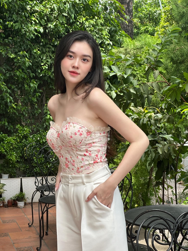 Á hậu Vbiz kết hôn năm 20 tuổi hiếm hoi khoe ảnh bên chồng đại gia, cả 2 giữ 1 nguyên tắc