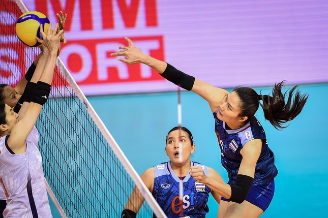 Thái Lan vào chung kết bóng chuyền nữ châu Á 2023 sau màn ngược dòng đỉnh cao trước Nhật Bản - Ảnh 2.