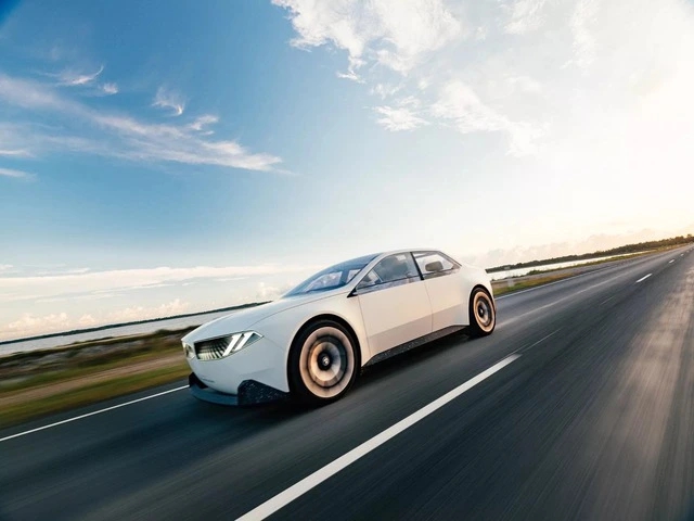 ‘Bản nháp’ BMW 3-Series ra mắt: Thiết kế như xe tương lai, nhìn đâu cũng thấy màn hình - Ảnh 5.