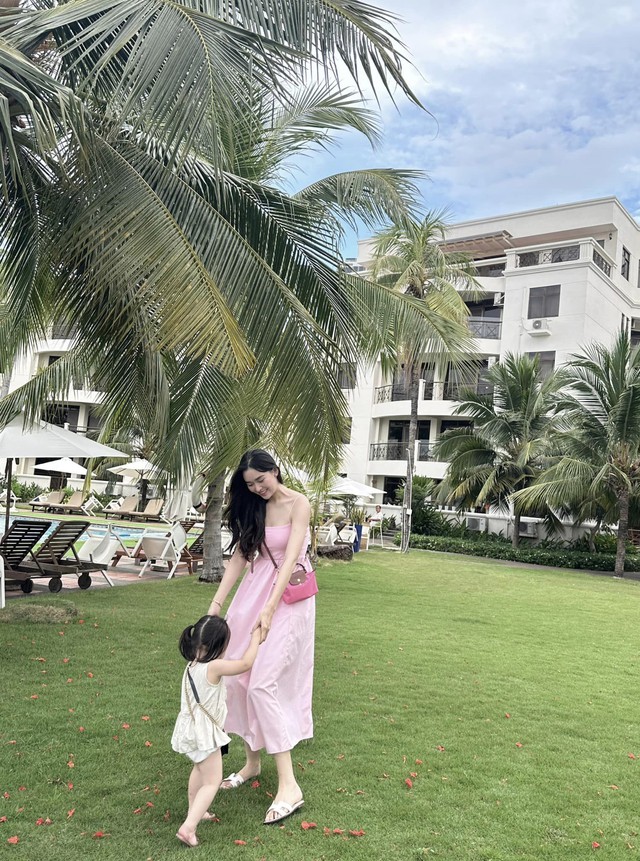 &Aacute; hậu Vbiz kết h&ocirc;n năm 20 tuổi hiếm hoi khoe ảnh b&ecirc;n chồng đại gia, cả 2 giữ 1 nguy&ecirc;n tắc - Ảnh 5.