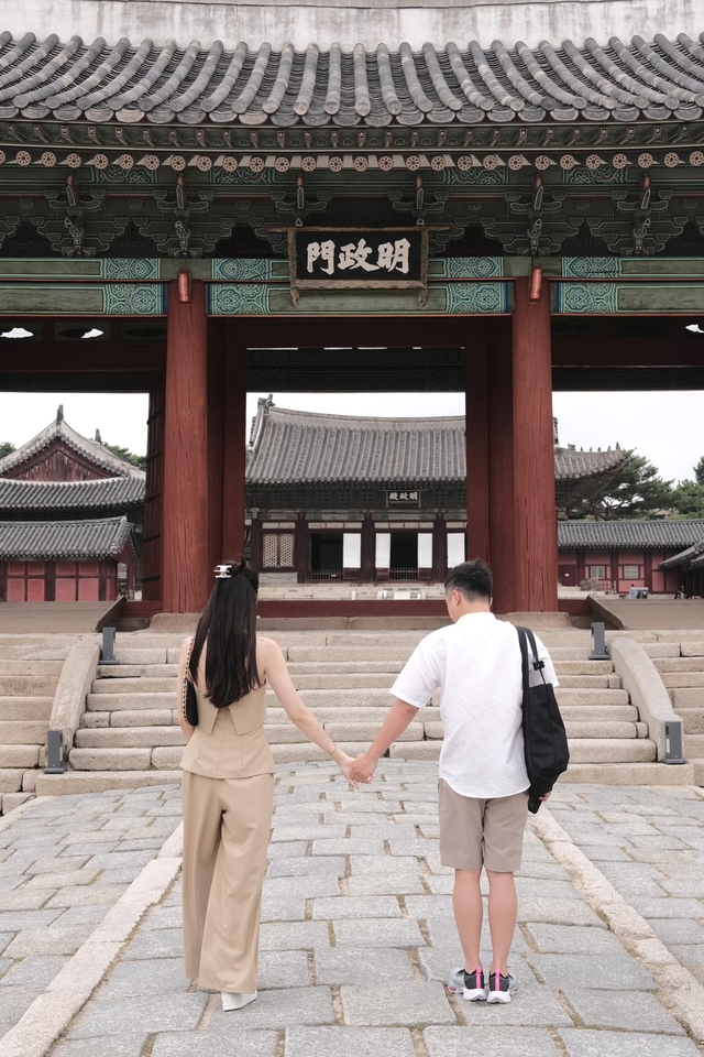 &Aacute; hậu Vbiz kết h&ocirc;n năm 20 tuổi hiếm hoi khoe ảnh b&ecirc;n chồng đại gia, cả 2 giữ 1 nguy&ecirc;n tắc - Ảnh 1.