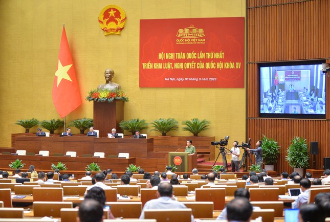 Trung tướng Lê Quốc Hùng: Lần đầu tiên Bộ Công an trình 5 luật trong một kỳ họp - Ảnh 2.