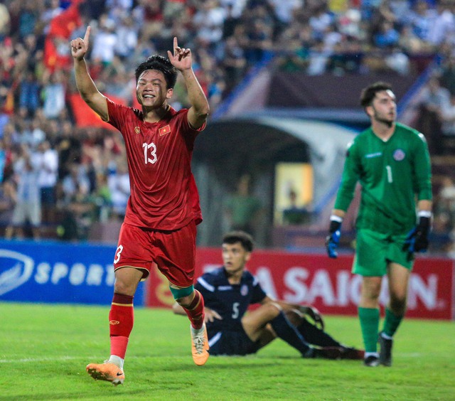 Thua U23 Việt Nam, HLV U23 Guam lý giải: “Đây mới là lần đầu tiên cầu thủ của tôi thi đấu cùng nhau” - Ảnh 2.