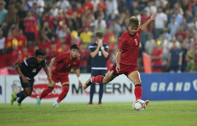 Báo Indonesia trầm trồ khi U23 Việt Nam tạo ra tỷ số đậm bậc nhất ở lượt trận khai màn - Ảnh 2.