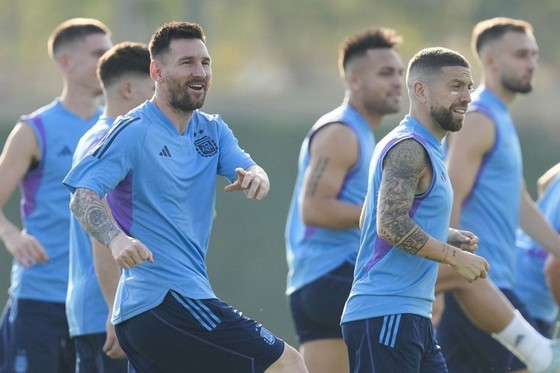 Lionel Scaloni: Messi đang hạnh phúc, sẽ thi đấu bao nhiêu tùy thích - Ảnh 3.