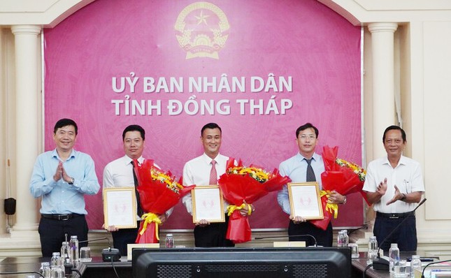 Đồng Tháp điều động, bổ nhiệm nhiều cán bộ chủ chốt - Ảnh 1.