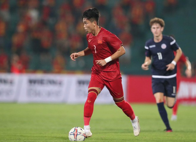  Tuyển thủ U23 Việt Nam ghi bàn thắng gửi tặng bạn gái  - Ảnh 7.