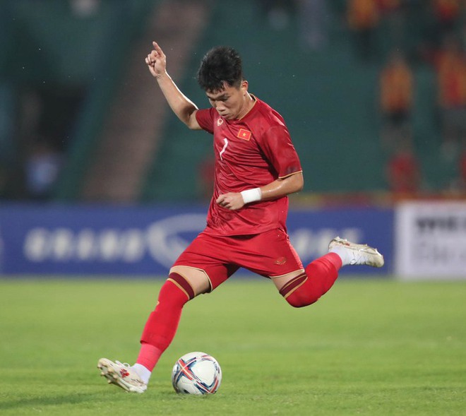  Tuyển thủ U23 Việt Nam ghi bàn thắng gửi tặng bạn gái  - Ảnh 1.