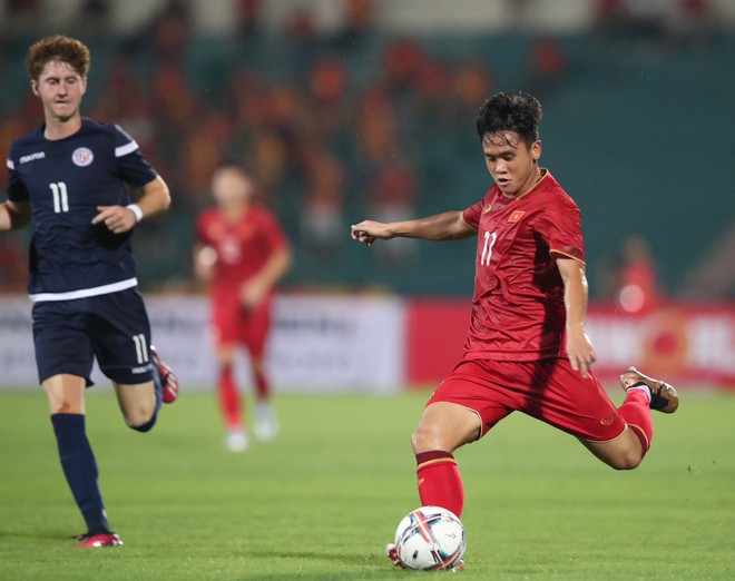  Tuyển thủ U23 Việt Nam ghi bàn thắng gửi tặng bạn gái  - Ảnh 11.