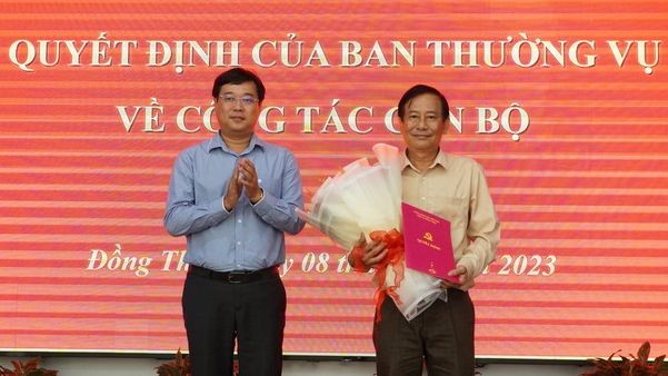 Trao quyết định của Ban Thường vụ Tỉnh uỷ Đồng Tháp về công tác cán bộ - Ảnh 1.