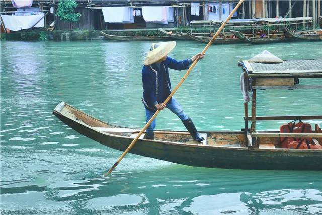  Cận cảnh vẻ đẹp vượt thời gian của trấn Phù Dung - trấn cổ nghìn năm treo trên thác nước  - Ảnh 11.