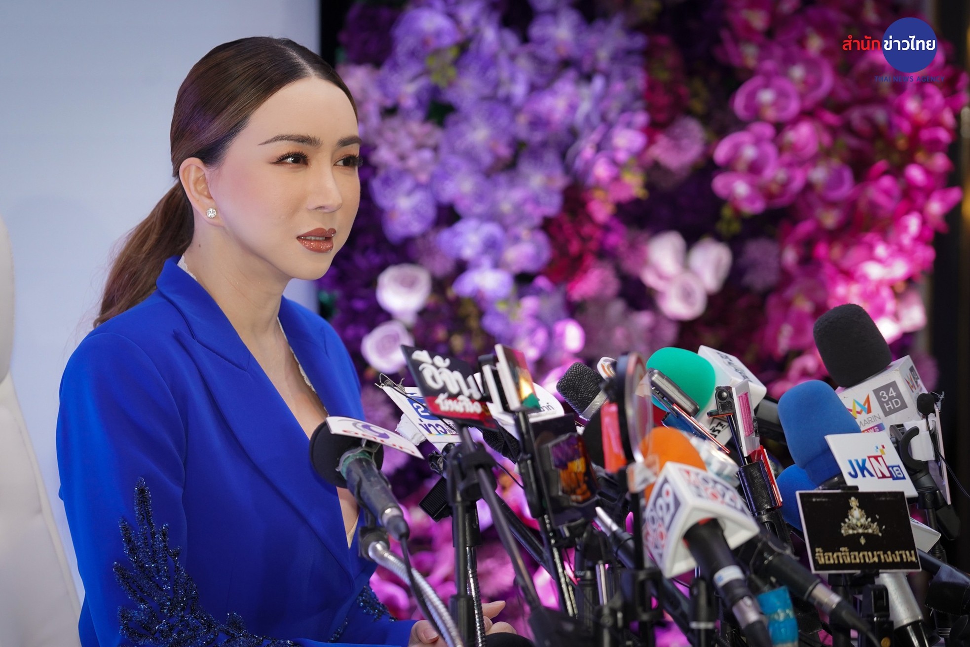 Tỷ phú chuyển giới lên tiếng việc Miss Universe 2023 bị hủy bỏ vì vỡ nợ - Ảnh 1.