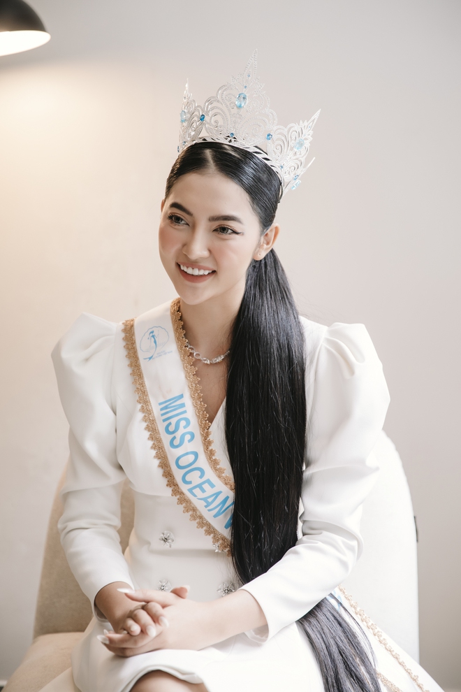  Tân Hoa hậu Đại dương Việt Nam thừa nhận phẫu thuật thẩm mỹ: Fan sắc đẹp rất thông minh, cứ thẳng thắn ngay từ đầu - Ảnh 11.