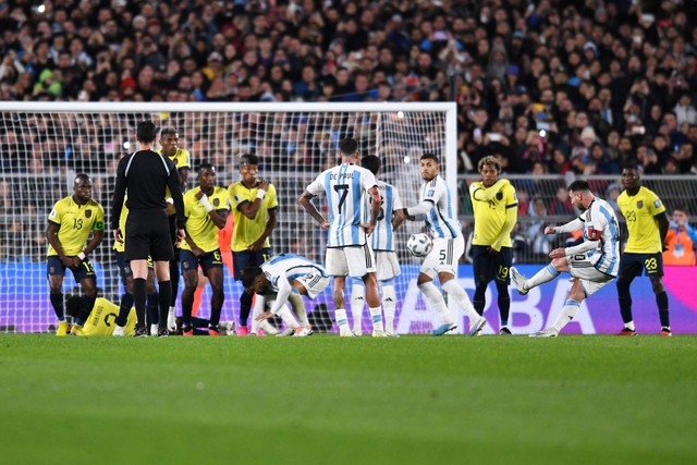 Sau khi tỏa sáng mang về chiến thắng cho tuyển Argentina, Messi có chia sẻ đáng lo về tình hình sức khỏe - Ảnh 1.