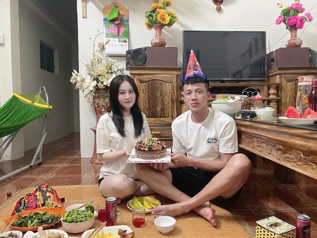 Cựu cầu thủ U23 Việt Nam cầu hôn Huỳnh Như, hé lộ ngày cưới