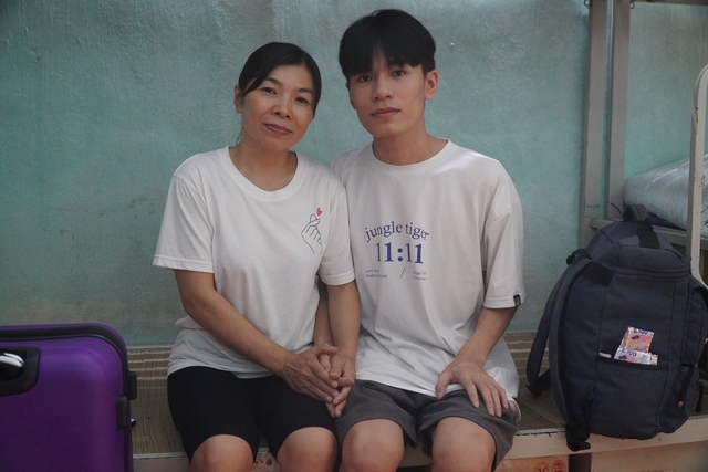 Cậu học trò nghèo vượt 1.500km xin làm công nhân, kiếm tiền vào đại học - Ảnh 3. Cậu học trò nghèo vượt 1.500km xin làm công nhân, kiếm tiền vào đại học - Ảnh 3.