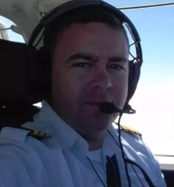 Phi công từng thoát chết trở về sau 13 ngày mắc kẹt trong rừng Amazon, 1 năm sau bi kịch lại xảy ra - Ảnh 1.