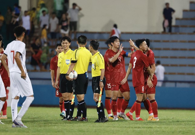 Người hùng Bùi Vĩ Hào tiết lộ lý do khiến U23 Việt Nam đá sung dưới cơn mưa tầm tã - Ảnh 6.