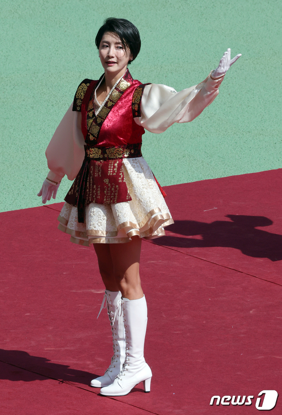 Hoa hậu tai tiếng nhất xứ Hàn lần đầu xuất hiện công khai sau 11 năm ở ẩn - Ảnh 1. Hoa hậu tai tiếng nhất xứ Hàn lần đầu xuất hiện công khai sau 11 năm ở ẩn - Ảnh 1.