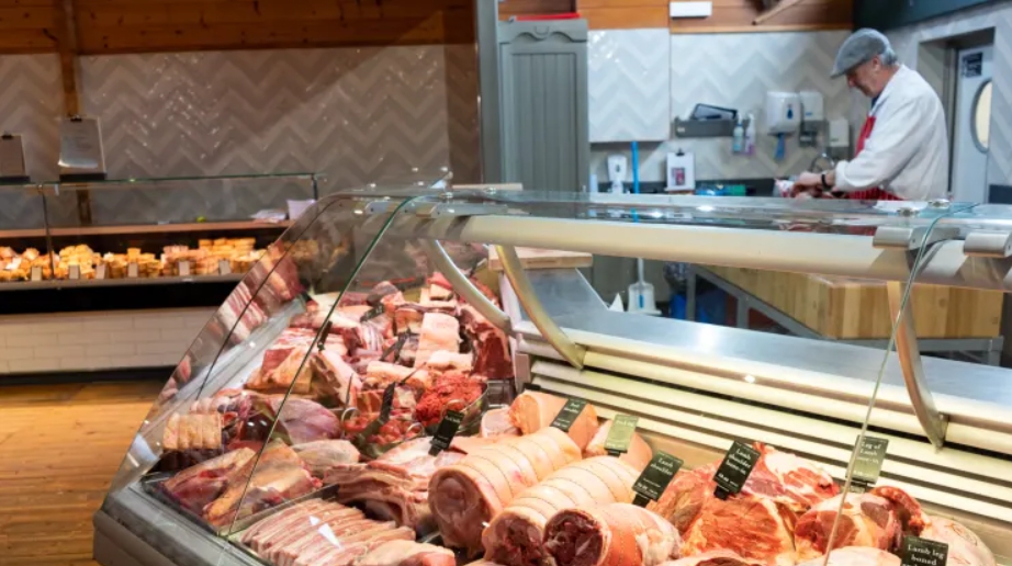 Bị đường cao tốc mới mở xuyên qua nông trại, cặp vợ chồng tận dụng luôn để kinh doanh theo cách không ai ngờ, đạt doanh thu tới 3.900 tỷ đồng- Ảnh 6.