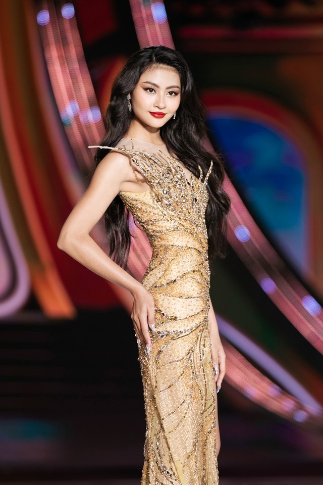 Vừa đăng quang Hoa hậu Hoàn vũ Việt Nam, Xuân Hạnh phải khóa trang cá nhân vì bị lập nhóm anti- Ảnh 2.