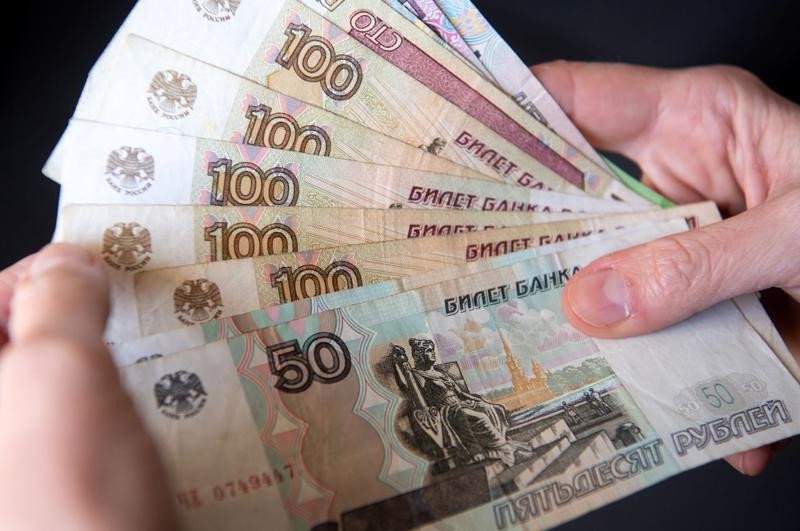 Đồng đô la sẽ lại vượt mức 100 rúp trong năm 2024?- Ảnh 1.