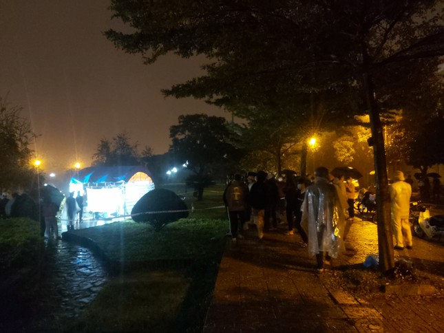 Triệu tập nhóm học sinh liên quan vụ nam sinh tử vong dưới hồ- Ảnh 1.