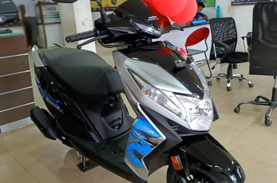 Honda chào sân mẫu xe máy tay ga cực đỉnh, thiết kế thể thao không kém Air Blade, giá bán chưa tới 20 triệu đồng- Ảnh 2.