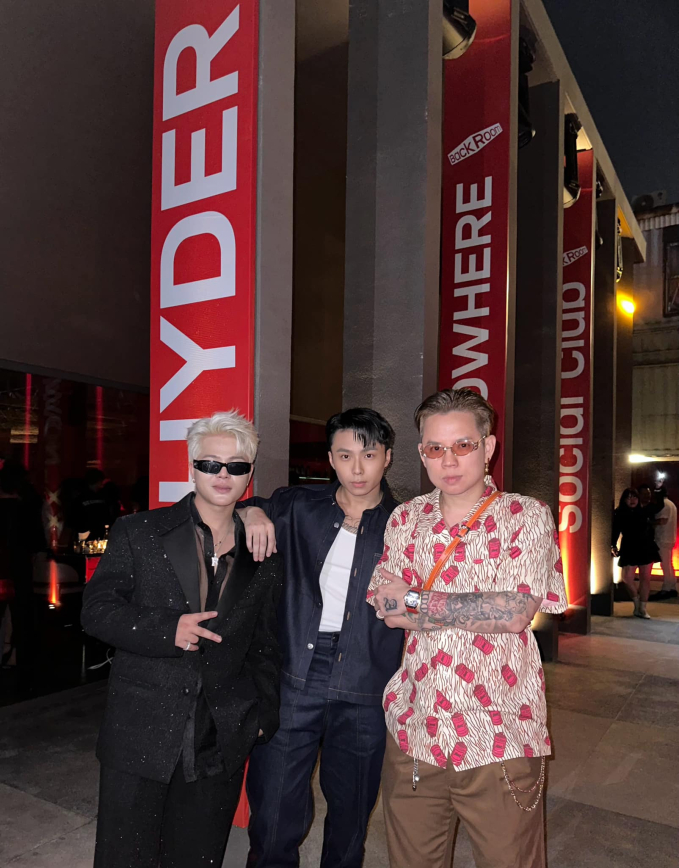 Quang Anh Rhyder bị "b&oacute;c" khoảnh khắc t&igrave;nh tứ b&ecirc;n c&ocirc; g&aacute;i lạ ng&agrave;y đầu năm, "Dispatch" đứng sau chẳng phải ai xa lạ!- Ảnh 4.