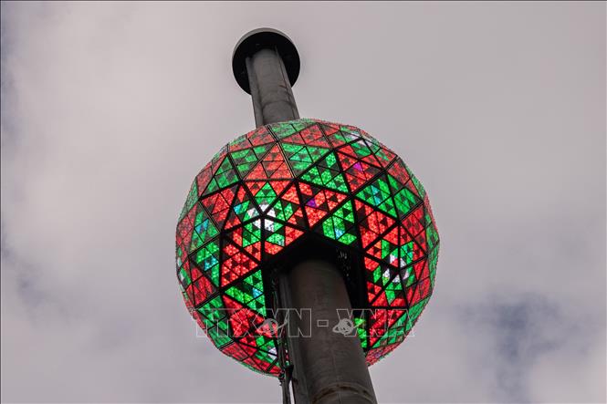 New York thắp sáng quả cầu pha lê đón Năm mới 2024- Ảnh 1. New York thắp sáng quả cầu pha lê đón Năm mới 2024- Ảnh 1.