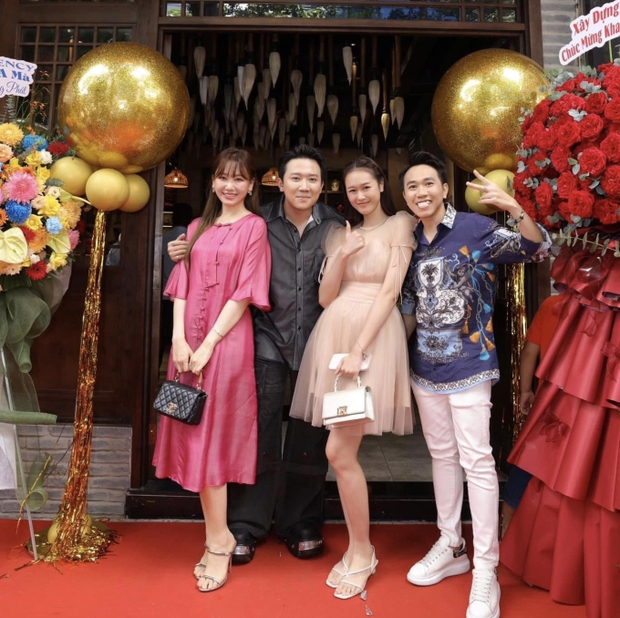 Anh Đức v&agrave; t&igrave;nh tin đồn để lộ hint hẹn h&ograve; "r&otilde; mồn một", đ&oacute;n năm mới tr&ecirc;n du thuyền c&ugrave;ng nhau?- Ảnh 5.